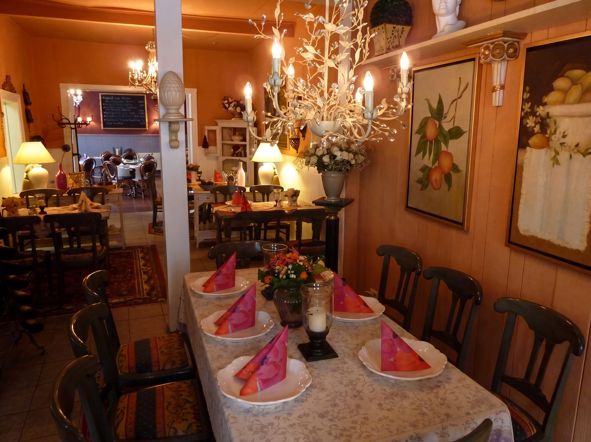 Restaurant — gedeckter Tisch